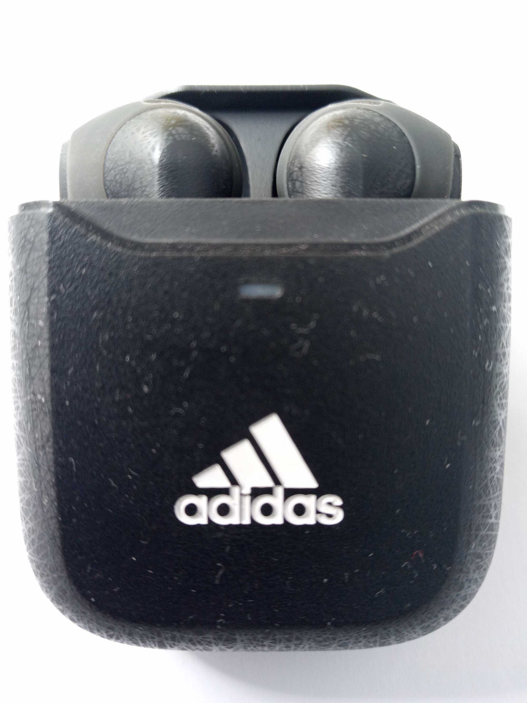 Adidas Z.N.E-01 працює тільки один навушник