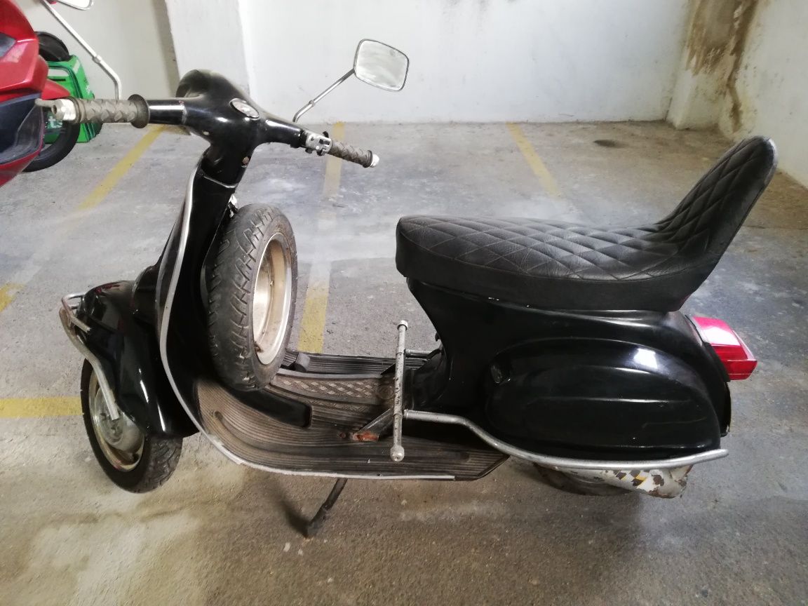 Vespa 50s recuperada