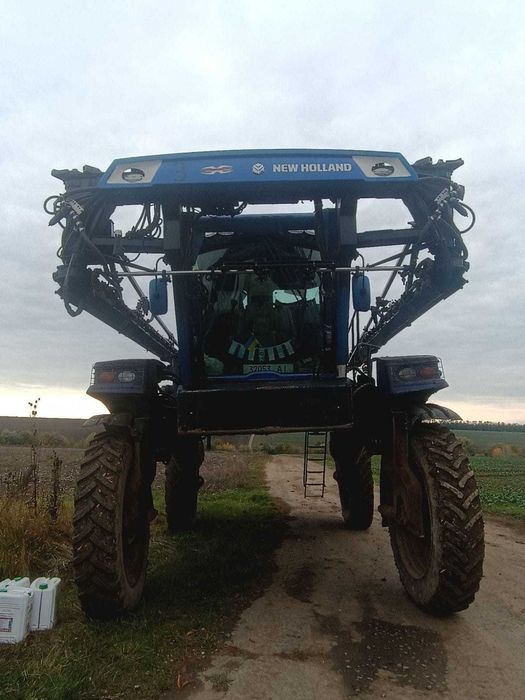 оприскувач самохідний New Holland SP275F