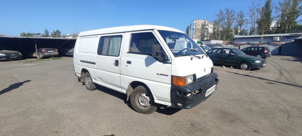 MitsubishiI L300  2.5D