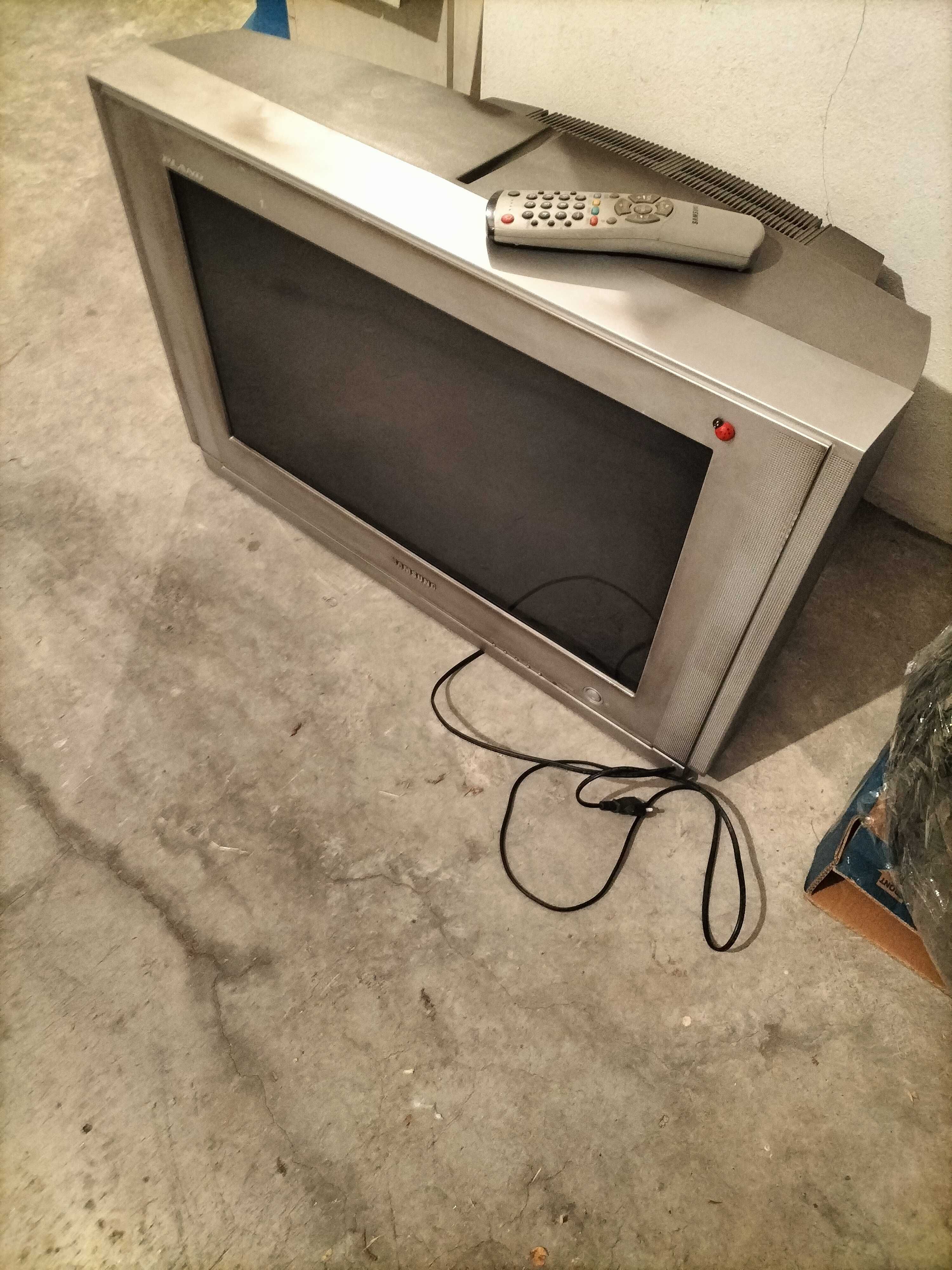 TV SAMSUNG em ótimo estado