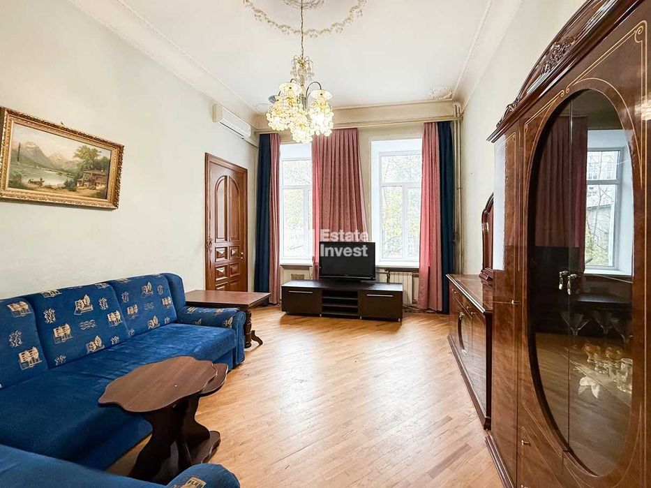 Продам 2 кімн. квартиру за адресою: Куликівський узвіз, 14