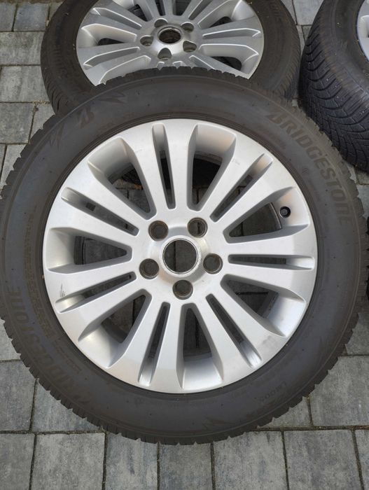 Zimowe 205/55R16 FORD Bridgestone