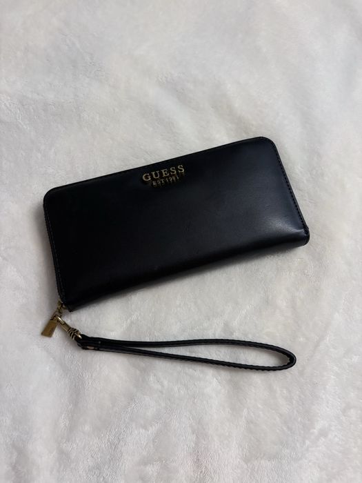 Elegancki Portfle Guess