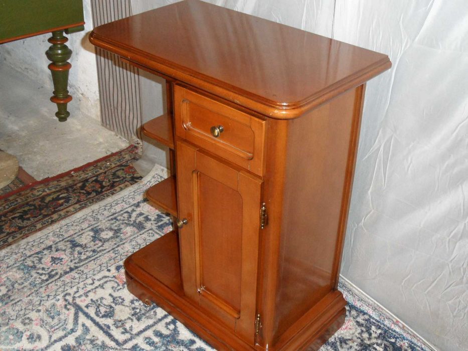 Komoda  Nakastlik Orzech  z Holandii