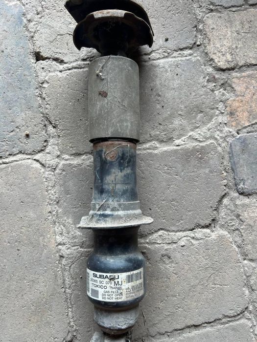 Амортизатор задній Subaru