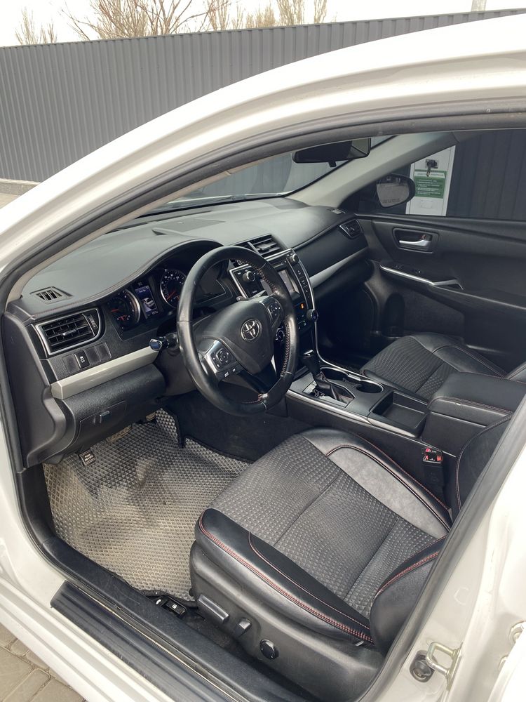 Продам CAMRY 55 2015 року