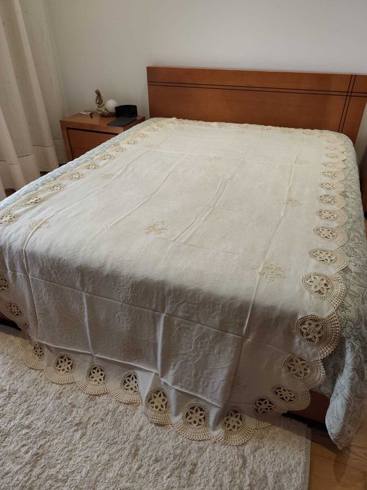 toalha de mesa bordada com croché