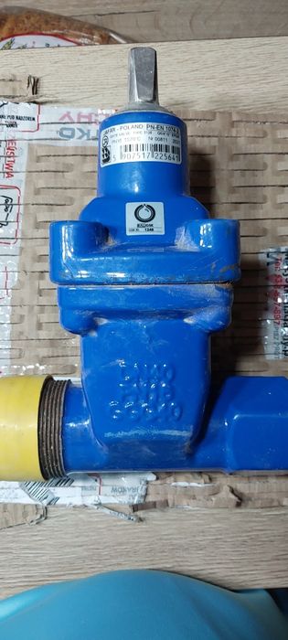 JAFAR zasuwa  DN40 GW 6/4 gwintowana do wody