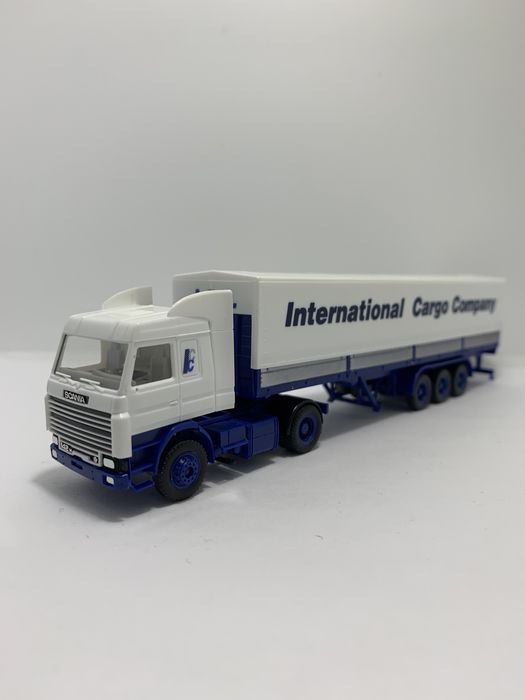 Scania com reboque da Herpa escala H0 1/87