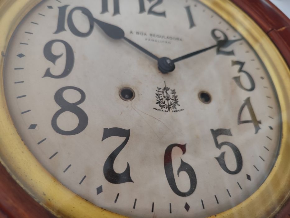 Relógio de parede Reguladora modelo Porto