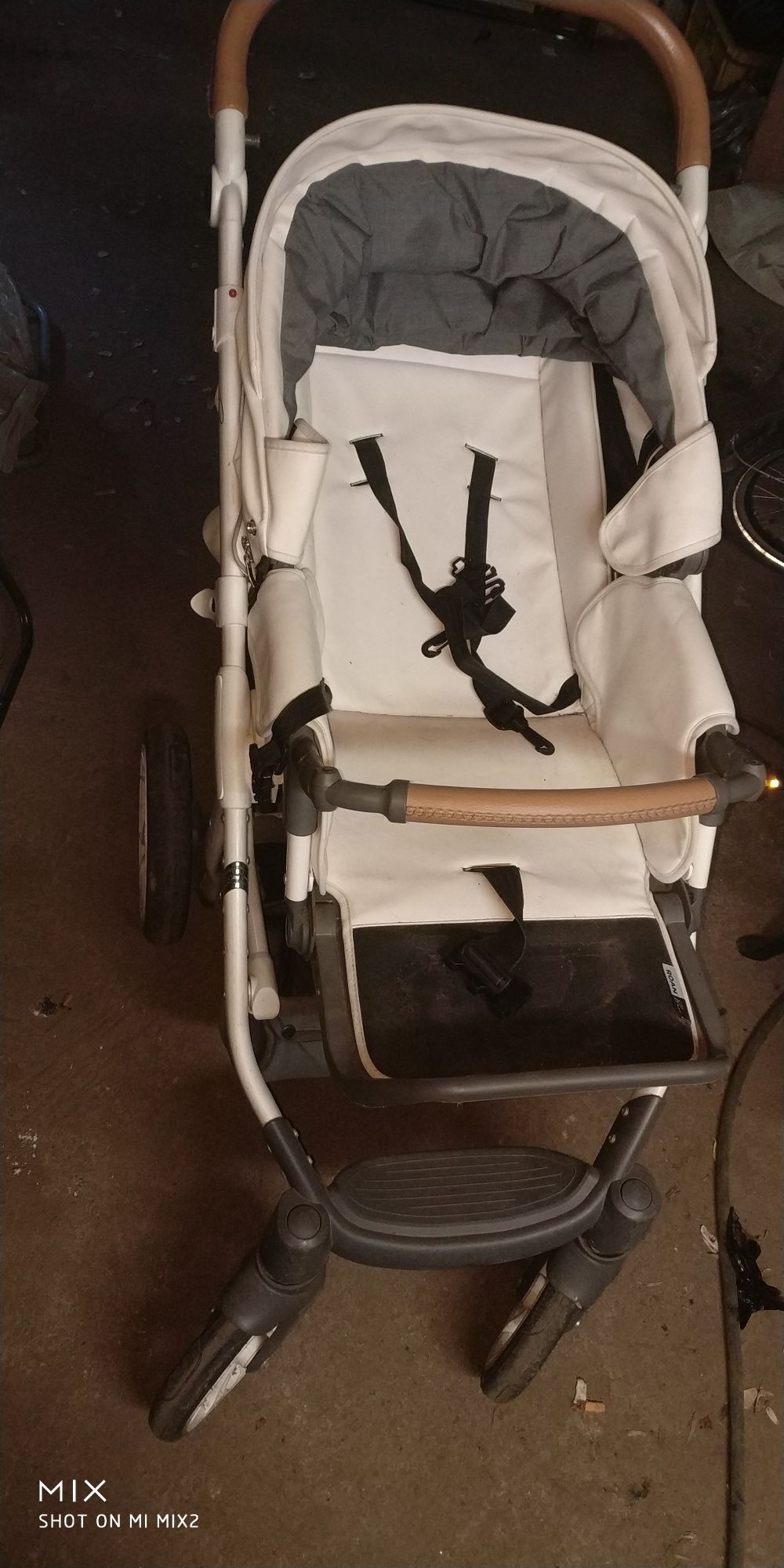 Wòzek dla dziecka stan dobry lekkie ślady użytkowania  ,