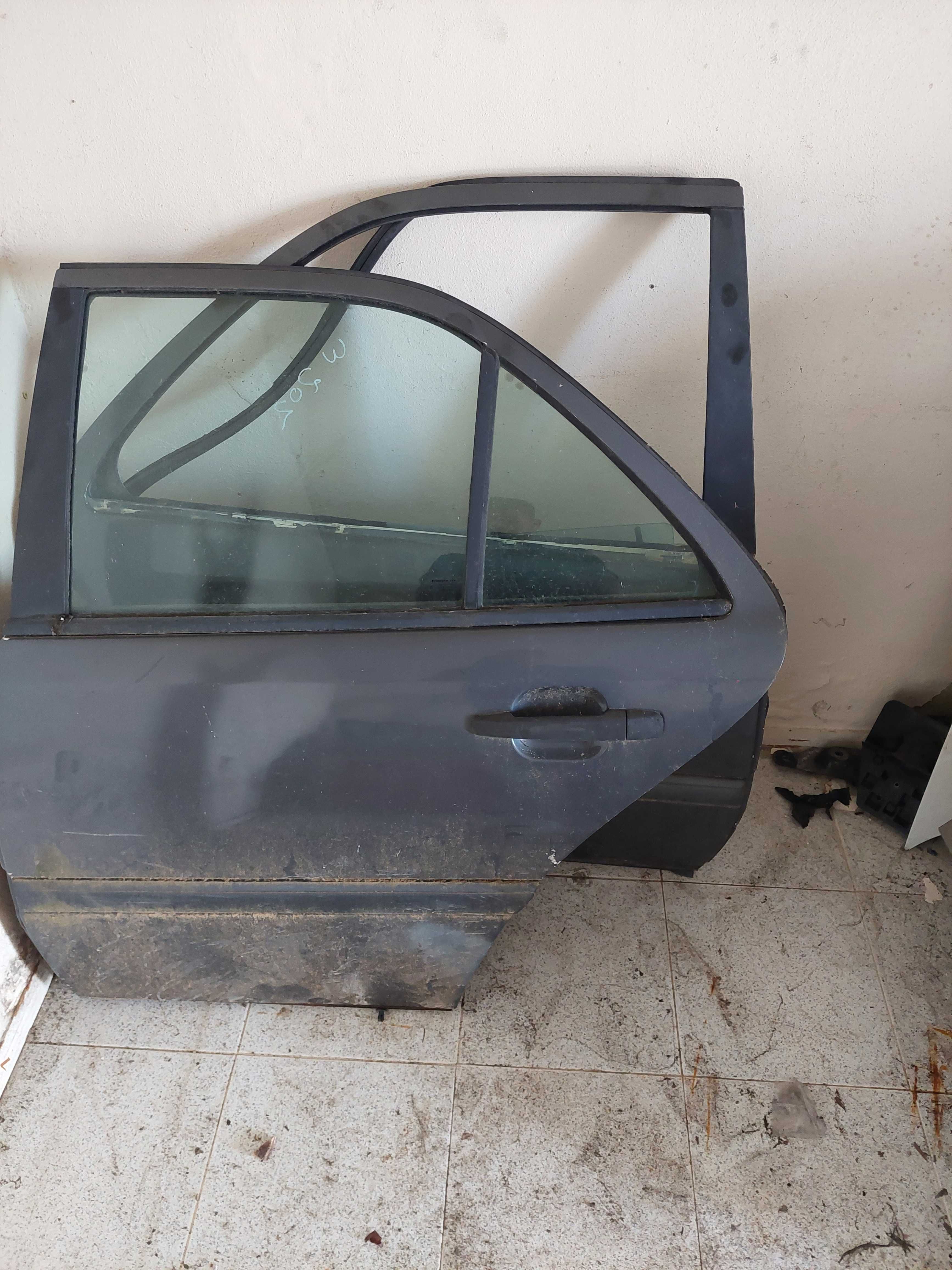 Portas e malas para vários carros