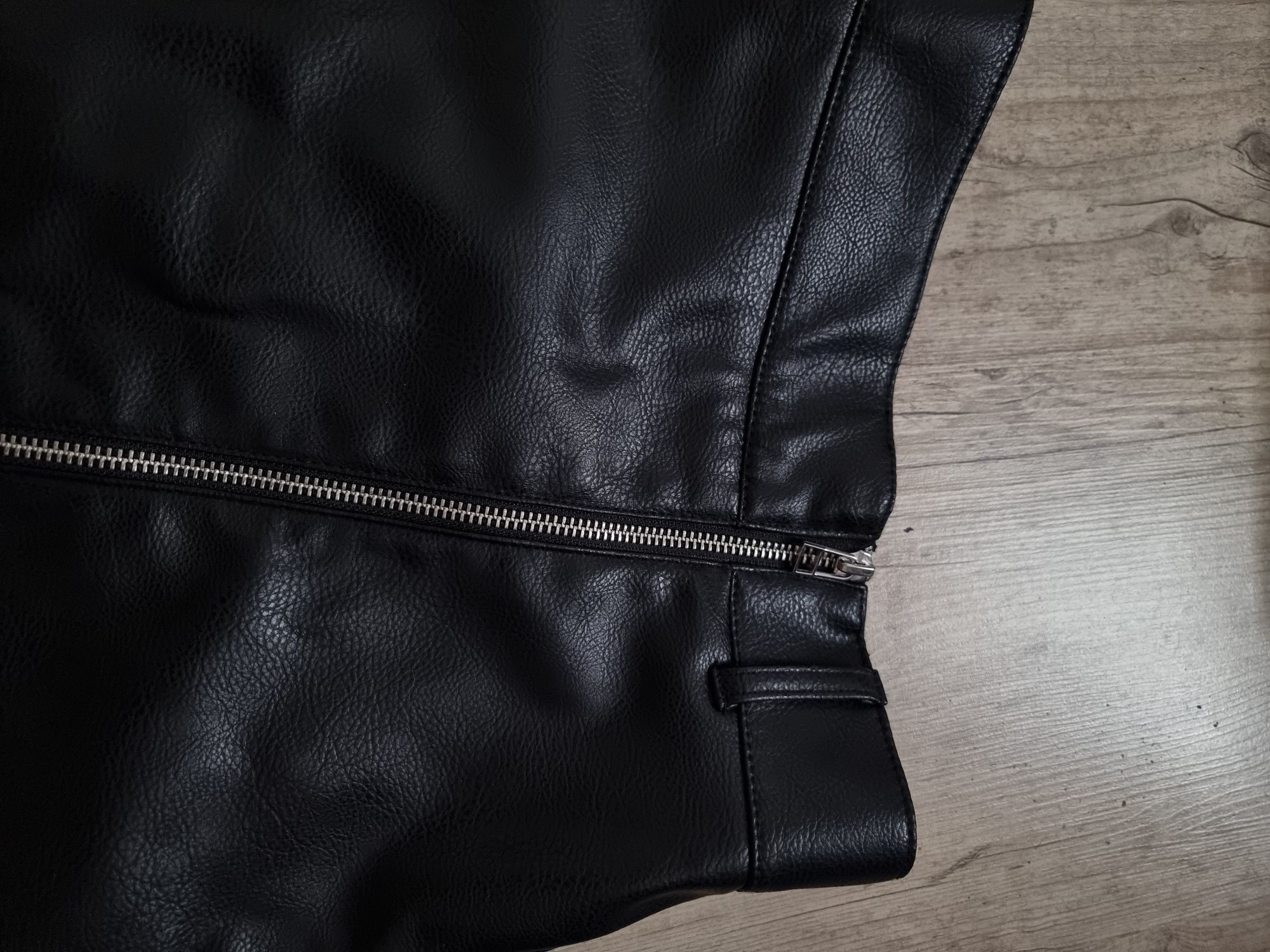 Spódniczka mini z eko skóry na zamek wysoki stan H&M XS jak nowa