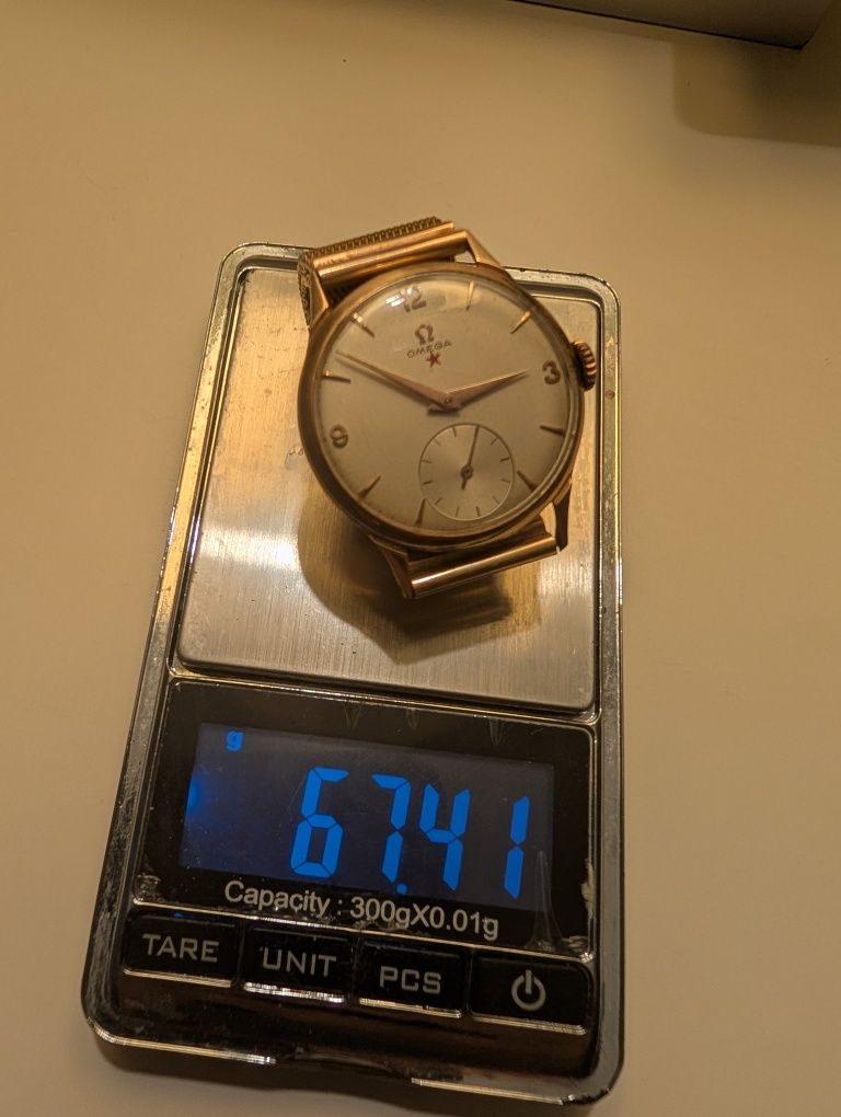 Omega estrela vermelha