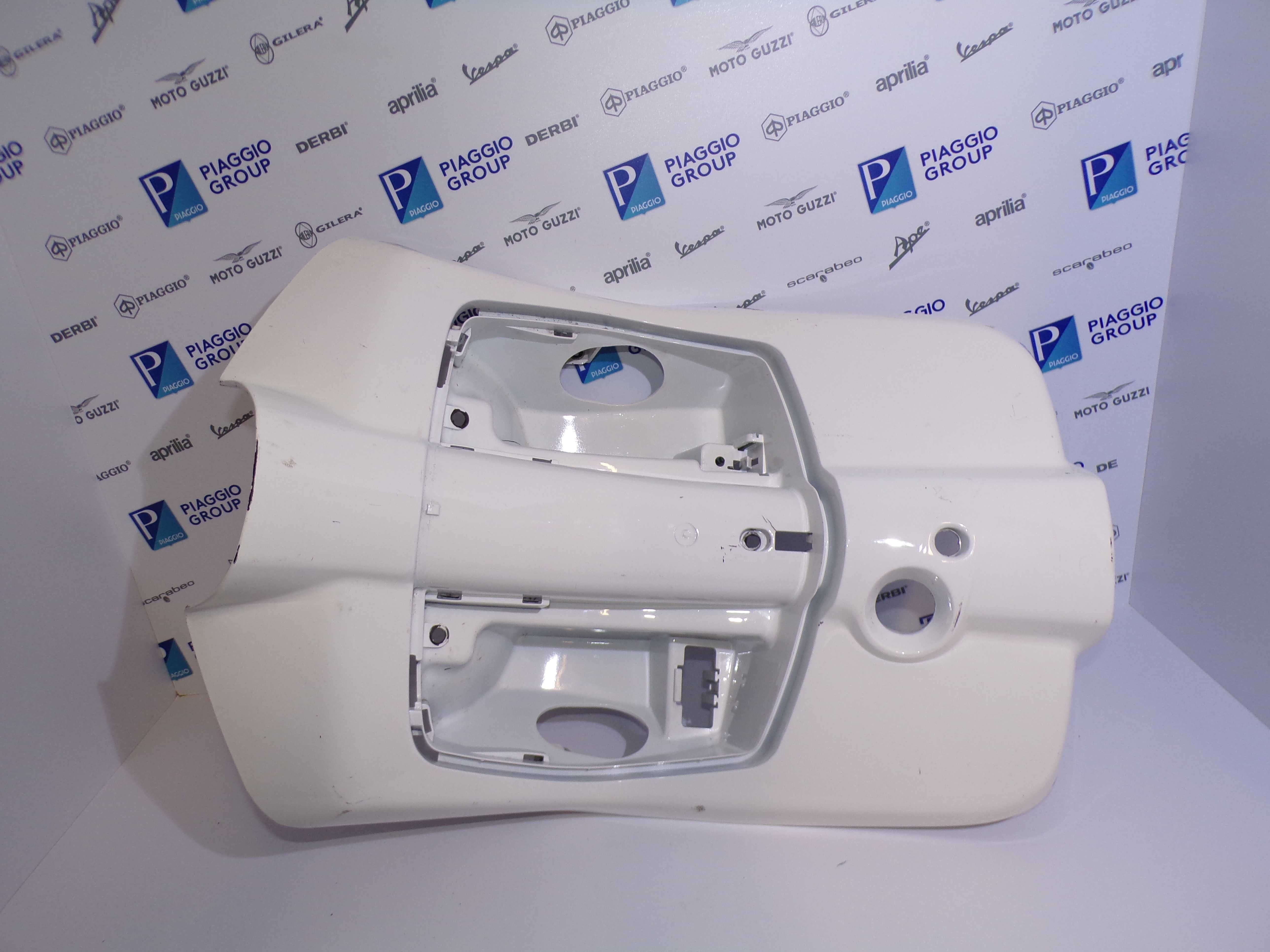 Kokpit Schowek przed Kolana Vespa Primavera Sprint 50cc