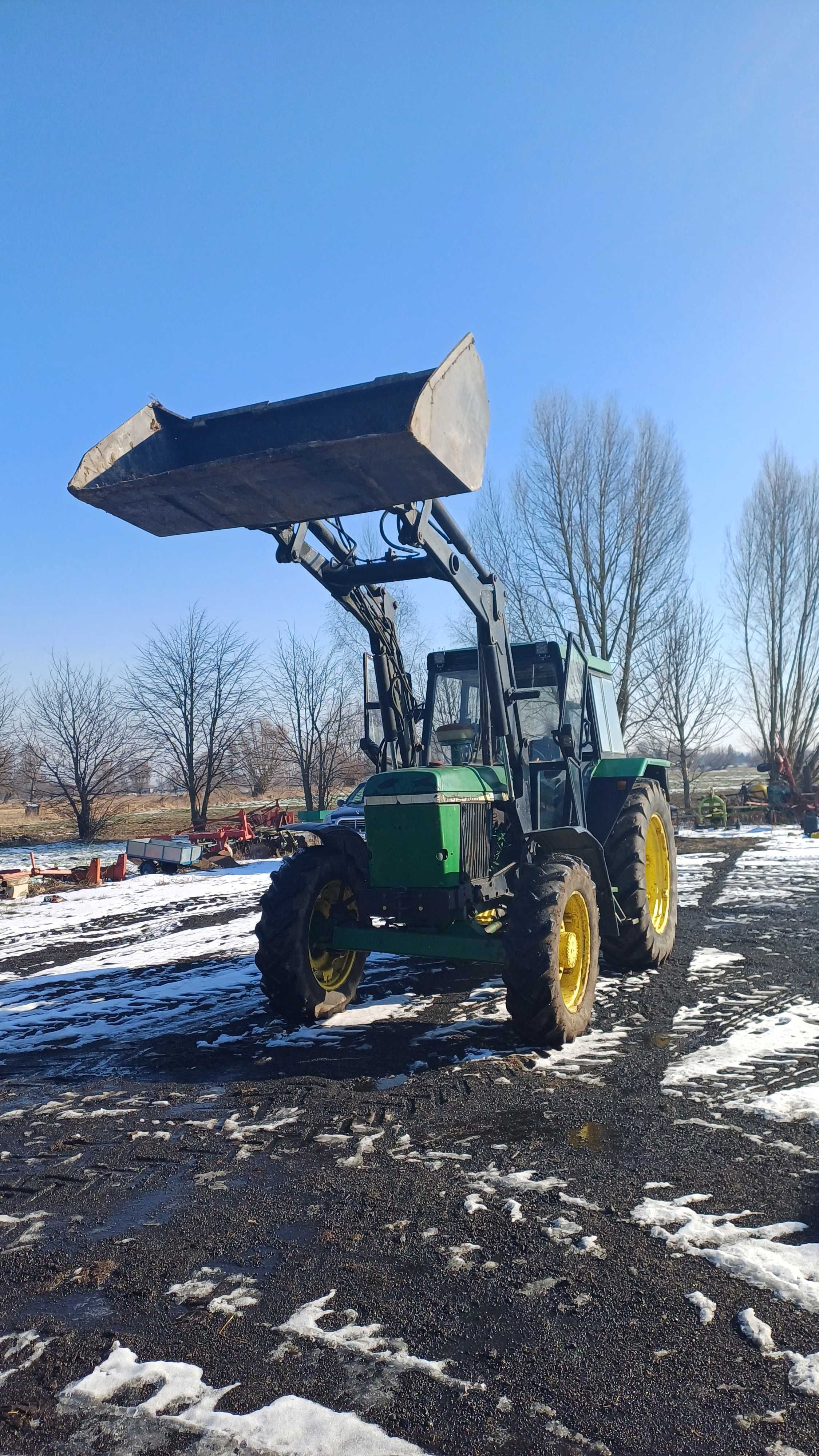 John Deere 3140+TUR+ŁYCHA+Paleciak