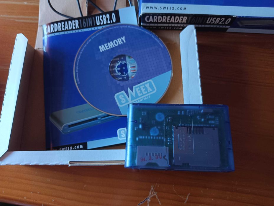 Leitor Cartões memória 16 em 1  Sweex