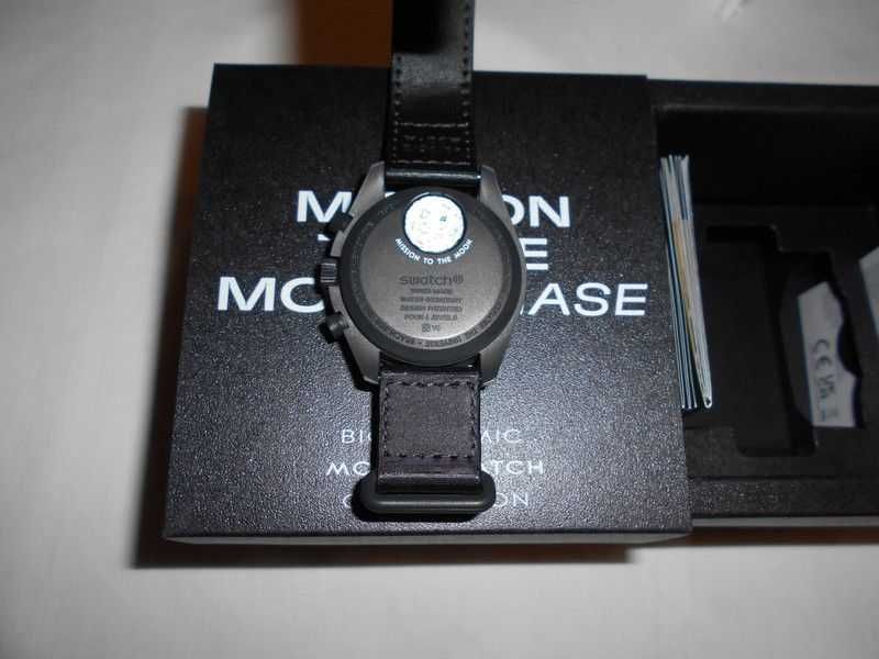 Swatch x Omega Bioceramic Moonswatch Mission To Moonphase Snoopy Black
