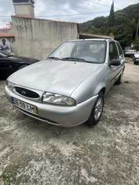 Ford fiesta coupe 5 lugares