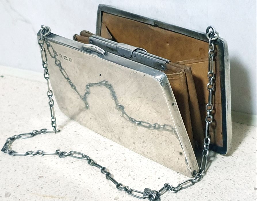 Antiga malinha carteira de Senhora em prata inglesa contrastada