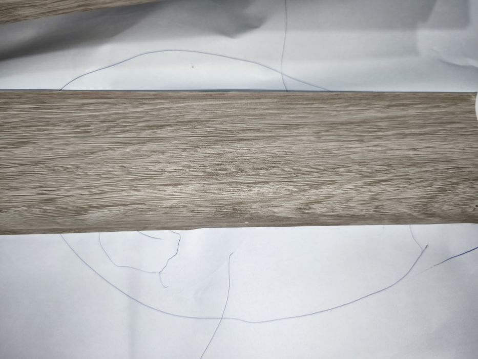 Продам плинтус новый