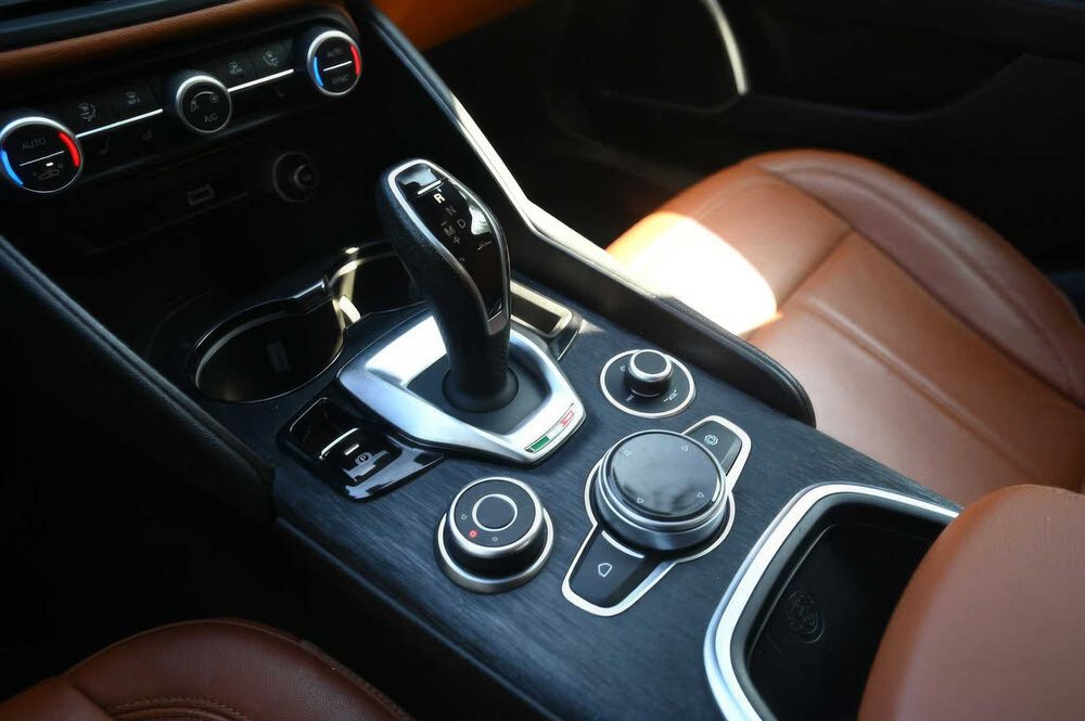Alfa Romeo Giulia Sprint      2021