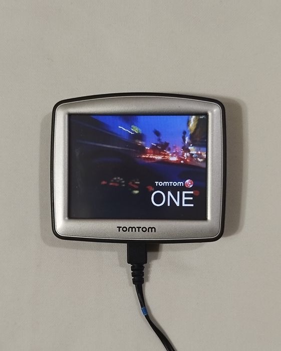 Продам навигатор TomTom One Europe 31