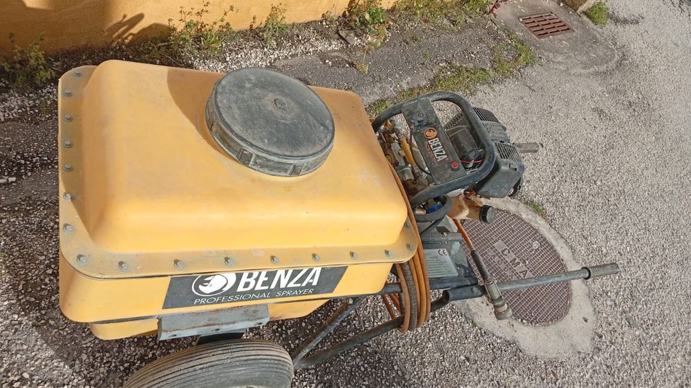 Pulverizador a gasolina com duas rodas