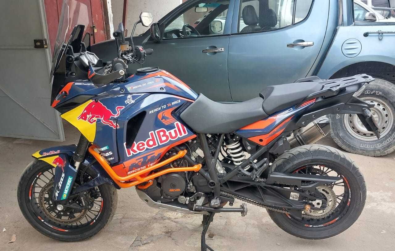 Autocolantes e personalizações motas e malas KTM Adventure