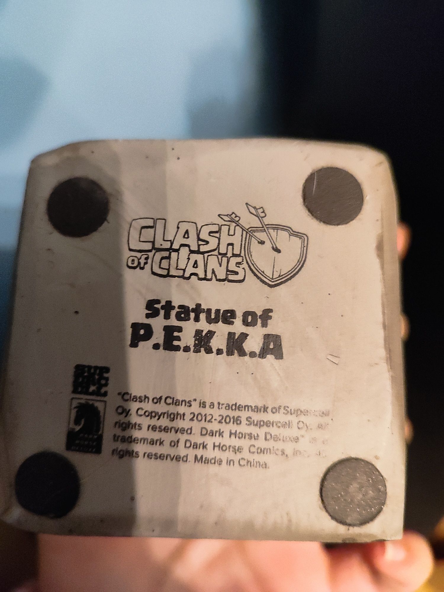 Figurka kolekcjonerska clash of clans statue of P.E.K.K.A