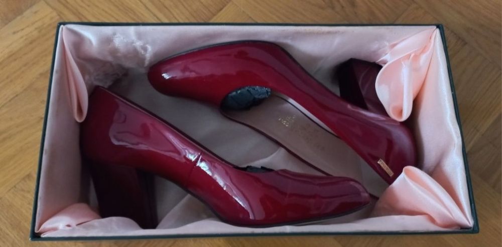 Туфлі 37р жіночі  виробництво Польща