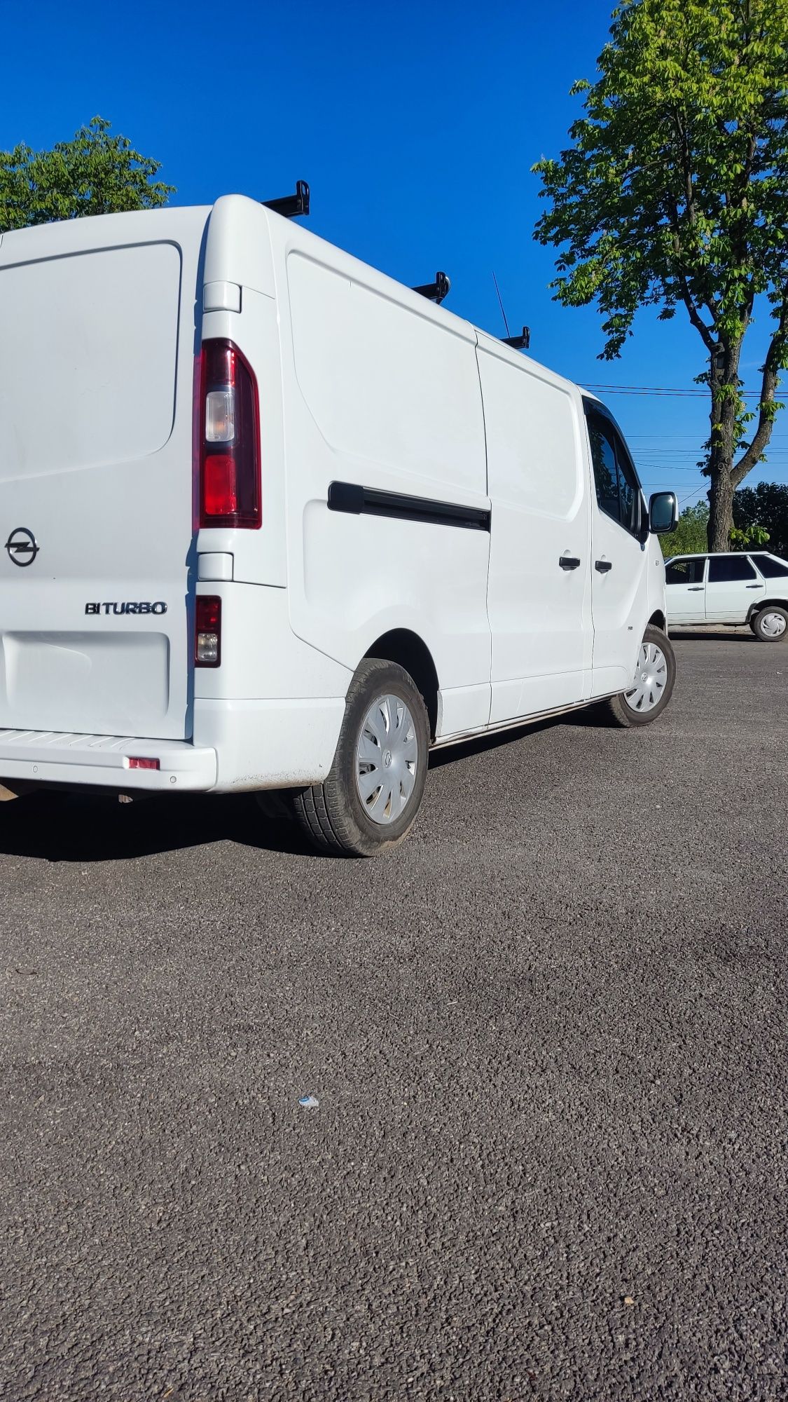 Продам Opel vivaro 2015 1.6Bi turbo