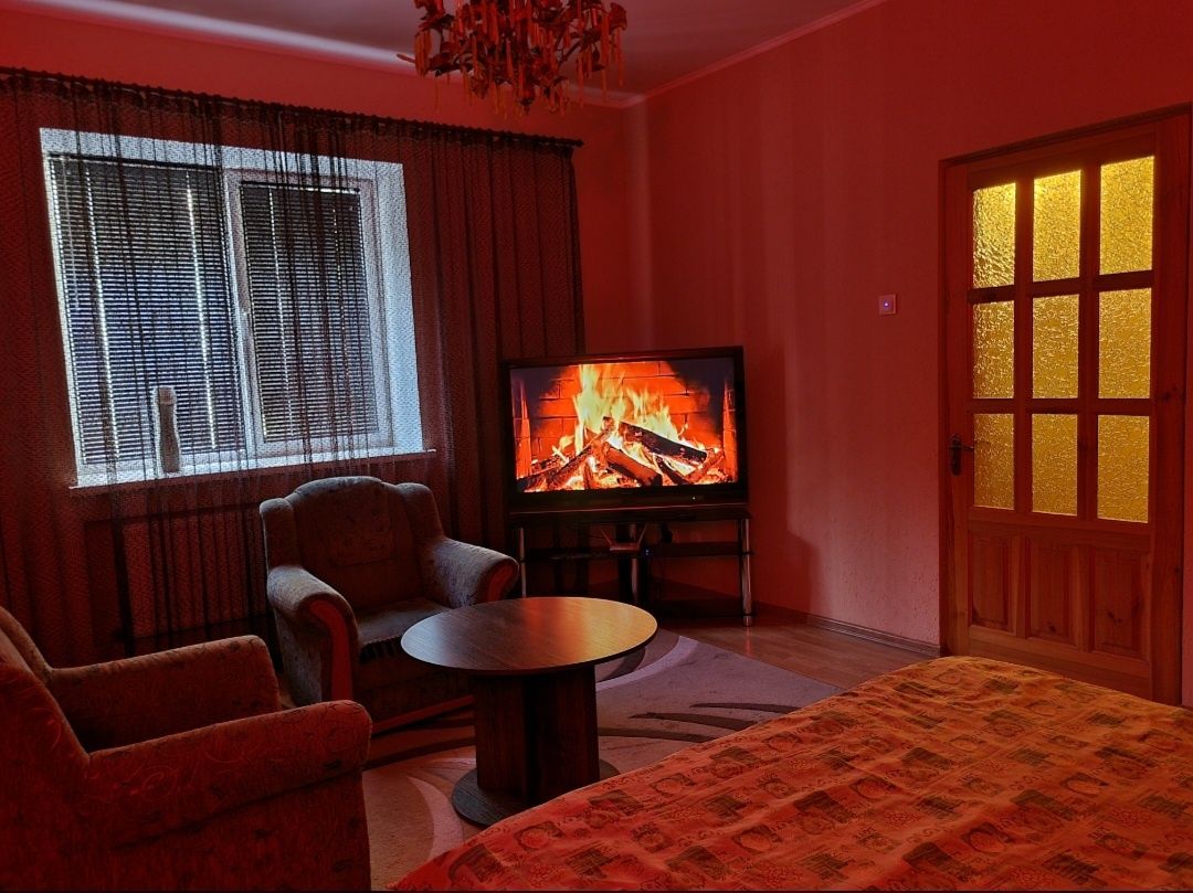 2 - кім. Будинок в самому центрі міста. Smart TV Box.