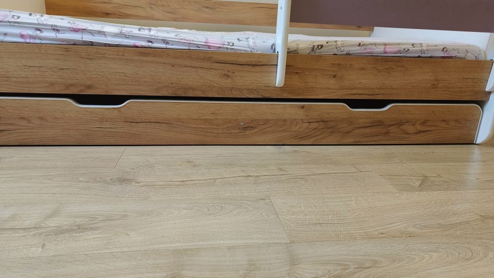 Łóżko dziecięce 90x180 + materac + szuflada stan bardzo dobry