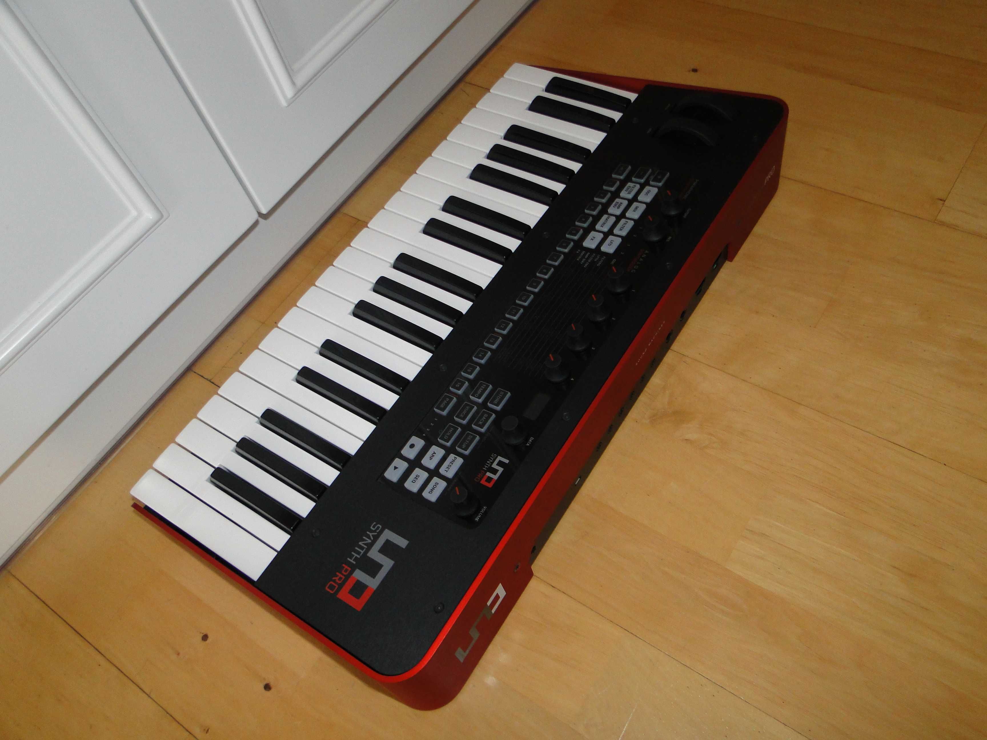 Genialny Syntezator Analogowy IK MULTIMEDIA UNO SYNTH PRO.Okazja.Nówka