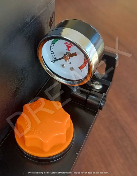 Automatyczna pompa centralnego smarowania poj.1,5l lub 3l do strugarki