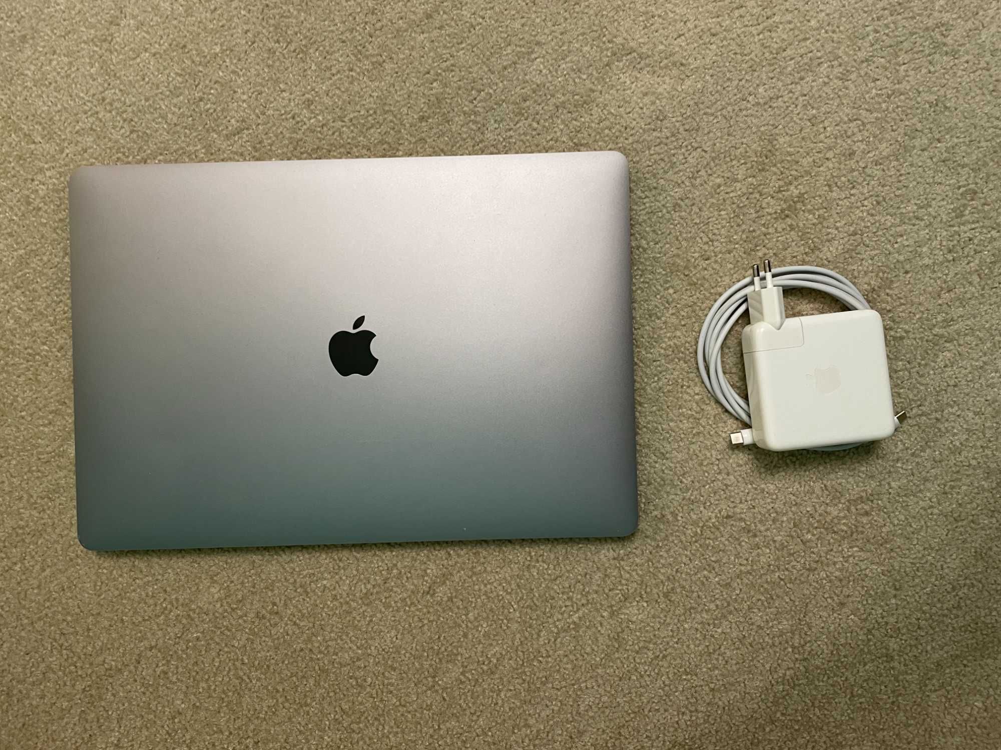 Ноутбук Apple Macbook Pro 16 A2141 2019 i9 64GB Radeon Pro 5500M 1TB