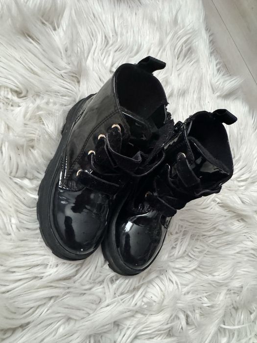 Buty dla dziewczynki czarne botki