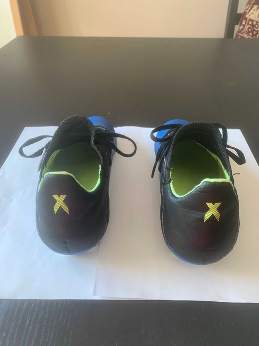 Chuteiras Adidas - Tamanho 37