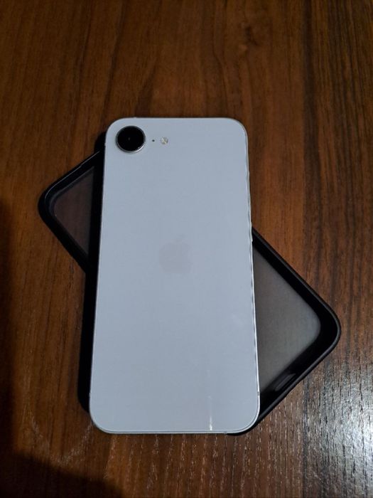 Айфон 16е 128 gb