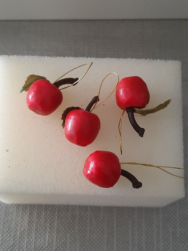 4 maçãs miniatura