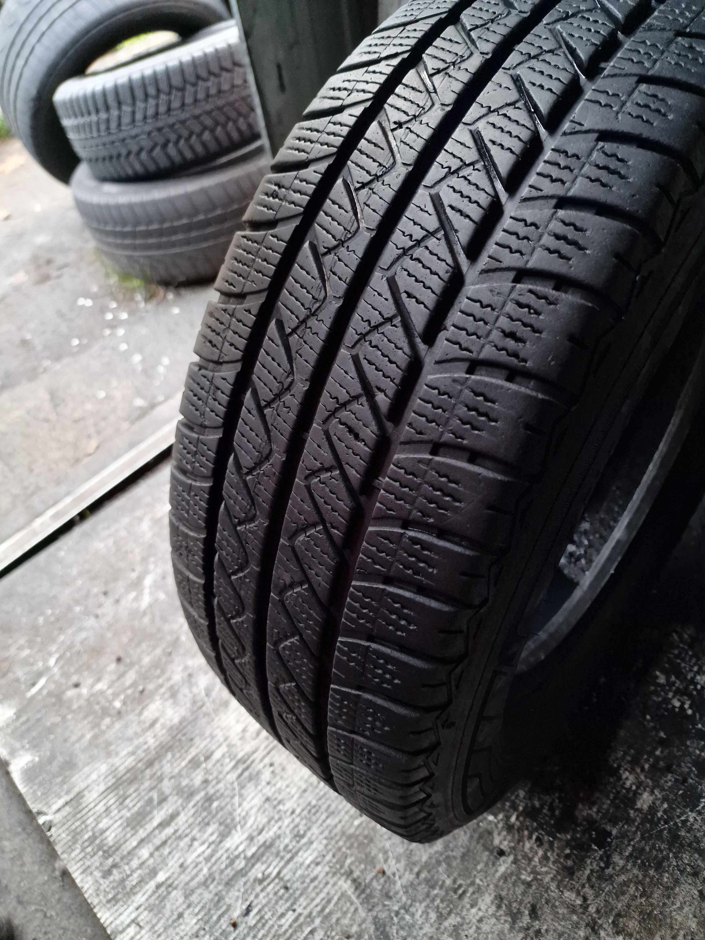 Sprzedam oponę 235/65 16" C Goodyear Vector 4 Seasons Cargo 7,5mm 22r