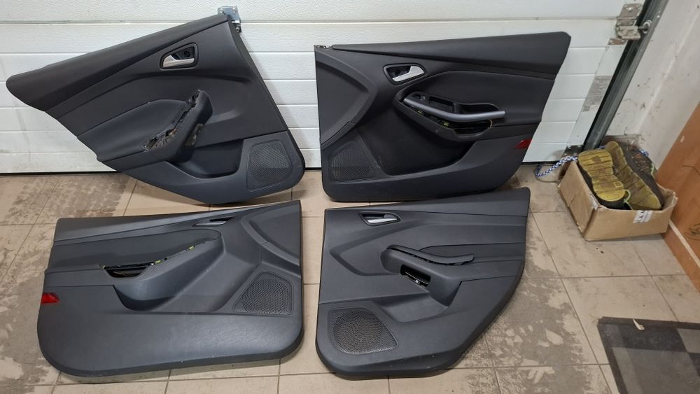 Fotele i boczki Focus Mk3