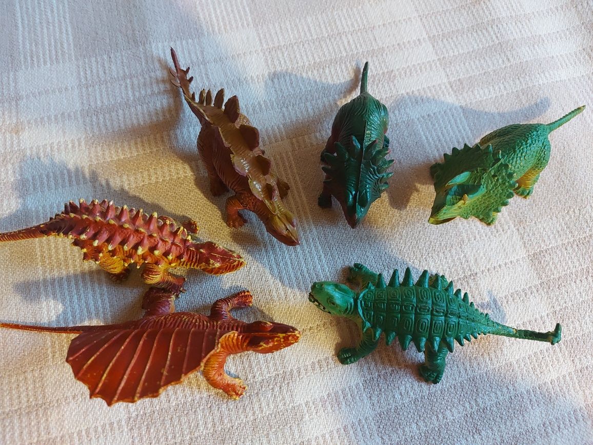 Dinozaury figurki