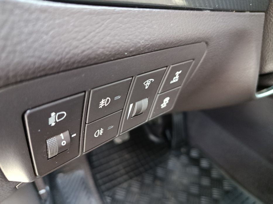 Тільки заїхала, гарний стан.  Рідня фарба. Все працює ок