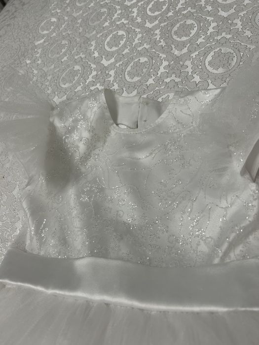 Біле платтячко з накидкою ( сніжинка, ангел, королева, принцеса )