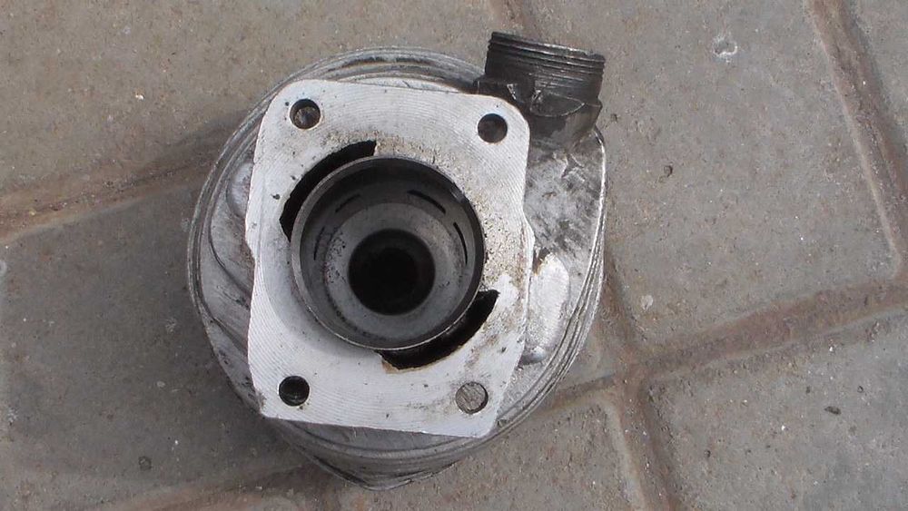 цилиндр с мопеда