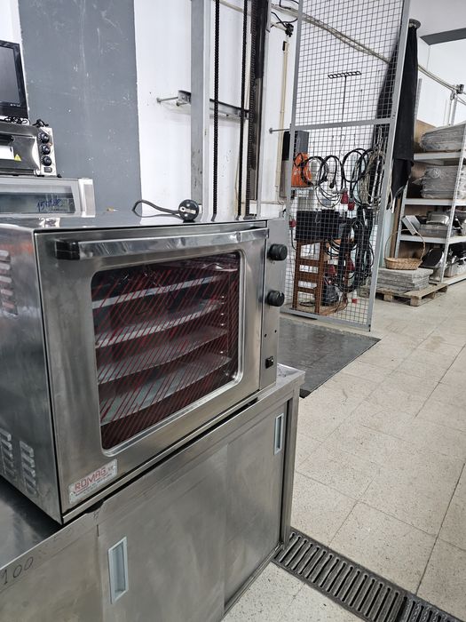 Forno de pastelaria usado
