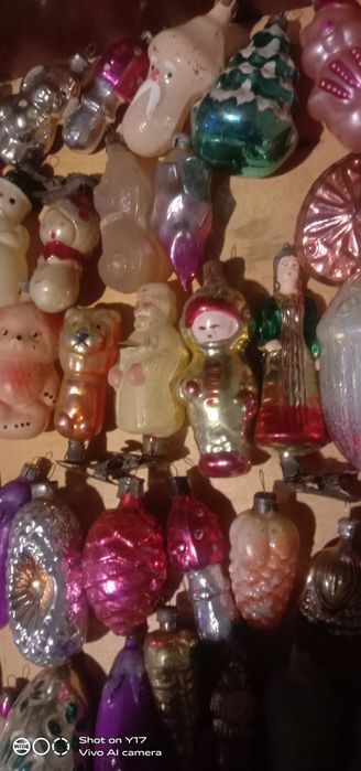 Новорічні іграшки.кого цікавлять зверніть